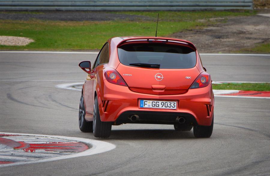  Opel Corsa OPC Nurburgring Edition 2011 года  (фото 3 из 4)